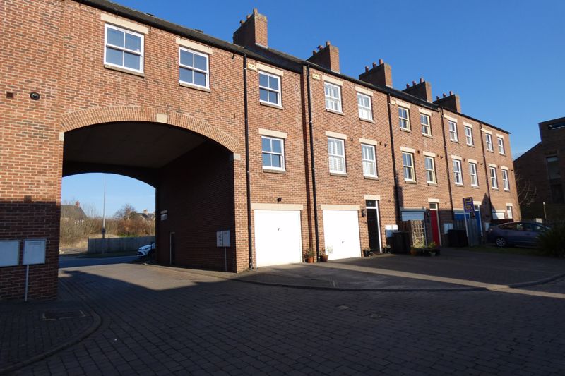 Entrance/Courtyard- click for photo gallery